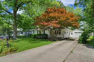 718 Dover Pl, Champaign, IL 61820 - Photo 2