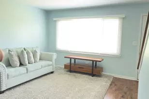 17335 W Maple Ln, Gurnee, IL 60031 - Photo 6