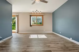 182 Hastings Mill Rd, Streamwood, IL 60107 - Photo 14