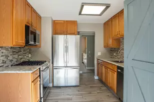 182 Hastings Mill Rd, Streamwood, IL 60107 - Photo 10