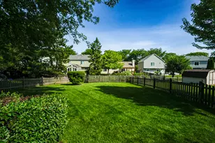 152 Knightsbridge Dr, Mundelein, IL 60060 - Photo 18