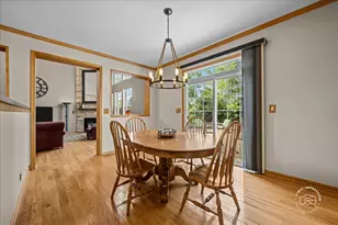 2682 Bauer Rd, North Aurora, IL 60542 - Photo 16