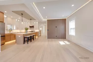 5748 W Eastwood Ave, Chicago, IL 60630 - Photo 20