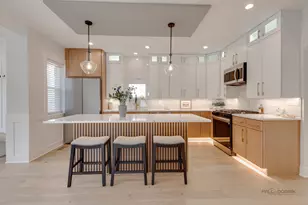 5748 W Eastwood Ave, Chicago, IL 60630 - Photo 16