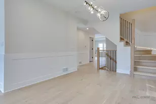 5748 W Eastwood Ave, Chicago, IL 60630 - Photo 14