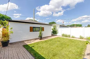 5748 W Eastwood Ave, Chicago, IL 60630 - Photo 50