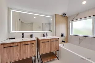 5748 W Eastwood Ave, Chicago, IL 60630 - Photo 34
