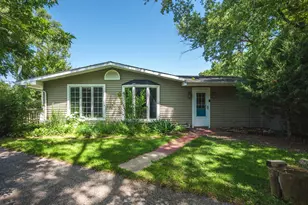2108 Holly Ct, McHenry, IL 60051 - Photo 6