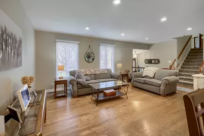 271 Hill Avenue, Bartlett, IL 60103 - Photo 2
