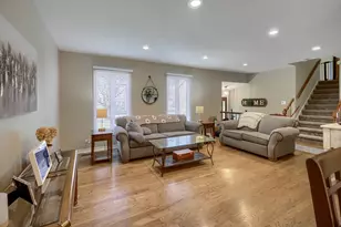 271 Hill Ave, Bartlett, IL 60103 - Photo 2