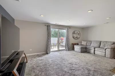 271 Hill Avenue, Bartlett, IL 60103 - Photo 8