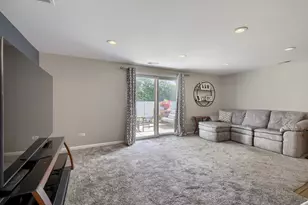 271 Hill Ave, Bartlett, IL 60103 - Photo 8