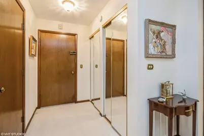 301 Lake Hinsdale Drive #404, Willowbrook, IL 60527 - Photo 2
