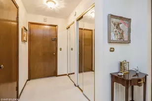301 Lake Hinsdale Dr, Willowbrook, IL 60527 - Photo 2