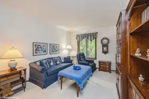 301 Lake Hinsdale Dr, Willowbrook, IL 60527 - Photo 12