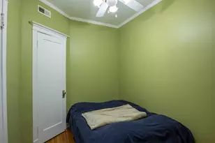 945 E Hyde Park Blvd, Chicago, IL 60615 - Photo 4