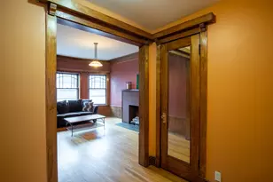 945 E Hyde Park Blvd, Chicago, IL 60615 - Photo 6