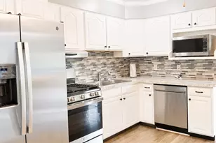1205 N Edgelawn Dr, Plano, IL 60545 - Photo 8