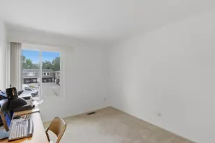 2 Cour Masson, Palos Hills, IL 60465 - Photo 8