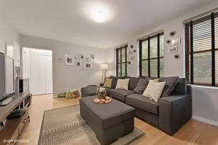 626 W Waveland Ave, Chicago, IL 60613 - Photo 4