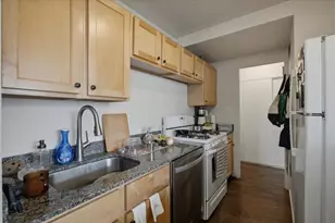 3950 N Lake Shore Dr, Chicago, IL 60613 - Photo 2