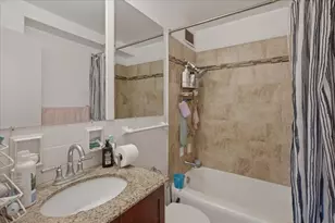 3950 N Lake Shore Dr, Chicago, IL 60613 - Photo 10