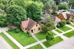 45 N Aldine St, Elgin, IL 60123 - Photo 2