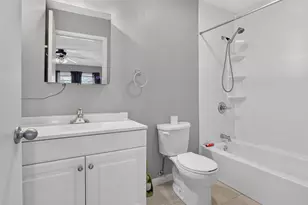 919 Vale St, Bloomington, IL 61701 - Photo 28