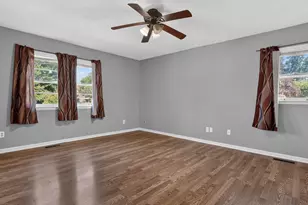 919 Vale St, Bloomington, IL 61701 - Photo 24