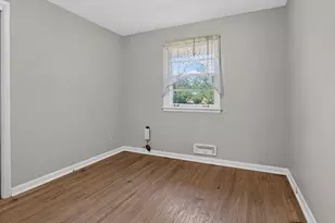 919 Vale St, Bloomington, IL 61701 - Photo 22