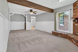 919 Vale St, Bloomington, IL 61701 - Photo 12