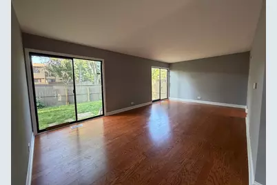 800 Oregon Trail, Roselle, IL 60172 - Photo 4