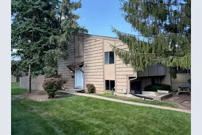 800 Oregon Trail, Roselle, IL 60172 - Photo 1