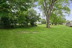 805 Garfield St, Harvard, IL 60033 - Photo 22