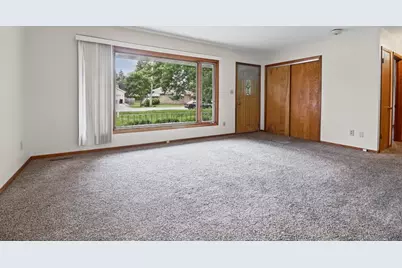 805 Garfield Street, Harvard, IL 60033 - Photo 6