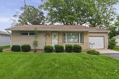 805 Garfield Street, Harvard, IL 60033 - Photo 2