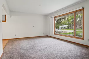 805 Garfield St, Harvard, IL 60033 - Photo 4