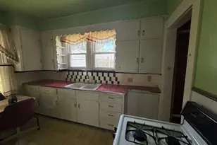 623 Sterling Ave, Dixon, IL 61021 - Photo 10