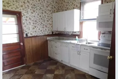 307 N 1st Street, Enfield, IL 62835 - Photo 6