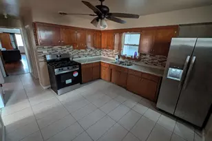 1619 E 86th Pl, Chicago, IL 60617 - Photo 2