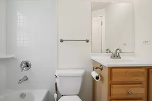 7025 N Wolcott Ave, Chicago, IL 60626 - Photo 8