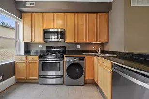 7025 N Wolcott Ave, Chicago, IL 60626 - Photo 2