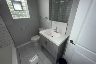 1037 W Polk St, Chicago, IL 60607 - Photo 18