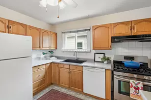 3905 Custer Ave, Lyons, IL 60534 - Photo 10