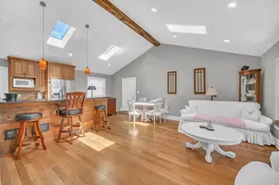 256 W Kathleen Dr, Des Plaines, IL 60016 - Photo 2