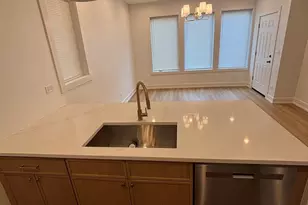 6042 S Eberhart Ave, Chicago, IL 60637 - Photo 8