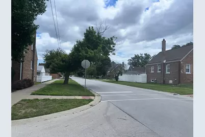 18017 Oakwood Avenue, Lansing, IL 60438 - Photo 6