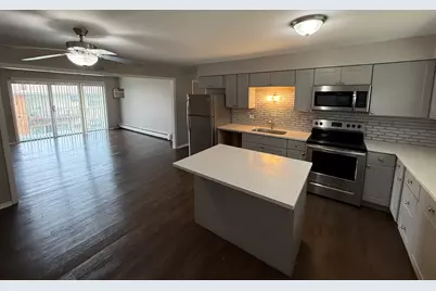 9 Scotdale Road #4, La Grange Park, IL 60526 - Photo 4
