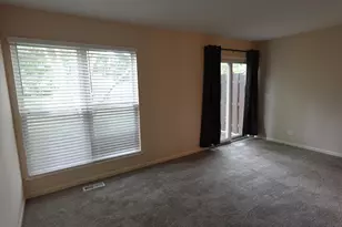 1070 Woodhill Ct, Elgin, IL 60120 - Photo 12