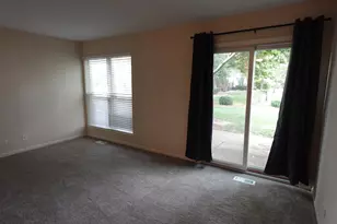 1070 Woodhill Ct, Elgin, IL 60120 - Photo 14